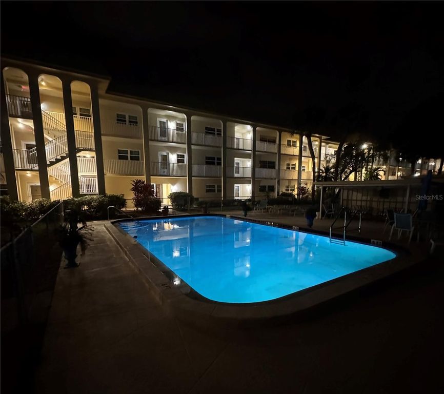 3850 13TH AVENUE N 212, St Petersburg, FL 33713