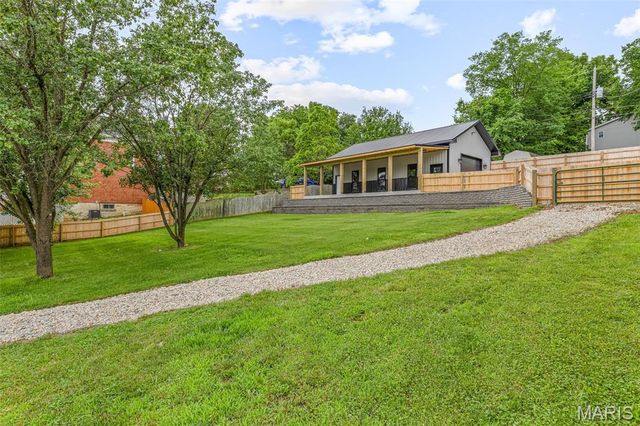 422 N 2nd Street, De Soto, MO 63020