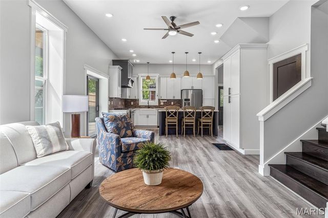 422 N 2nd Street, De Soto, MO 63020