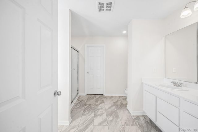 414 Hidden River W, Holly Township, MI 48442