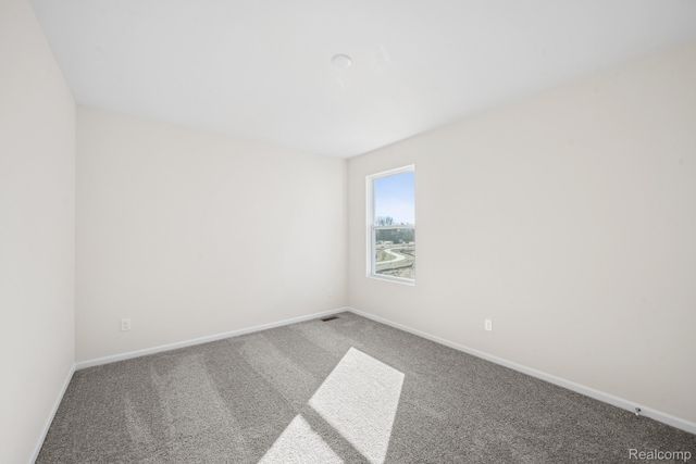 414 Hidden River W, Holly Township, MI 48442