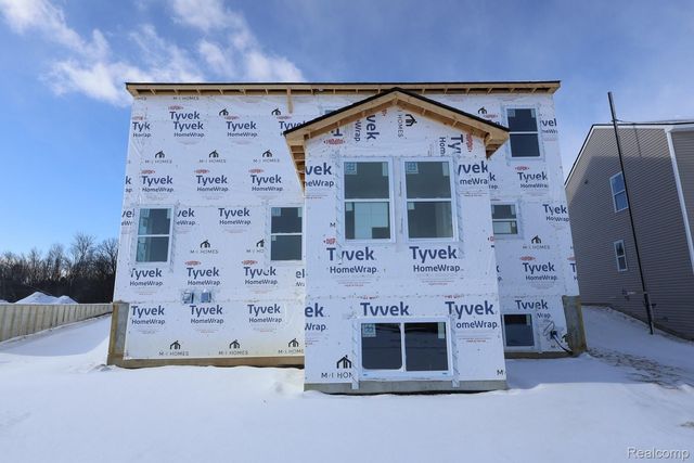 414 Hidden River W, Holly Township, MI 48442