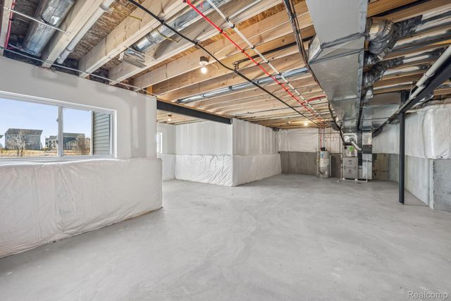 414 Hidden River W, Holly Township, MI 48442