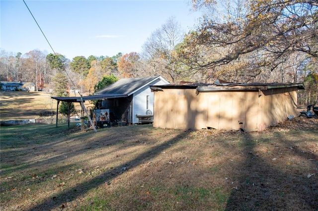 2961 Wormranch Road, Haw River, NC 27258