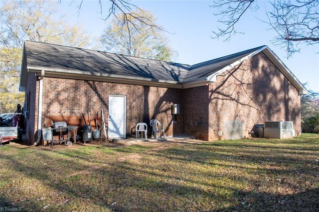 2961 Wormranch Road, Haw River, NC 27258