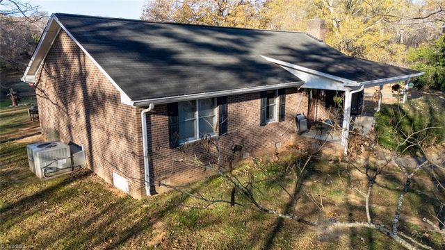 2961 Wormranch Road, Haw River, NC 27258