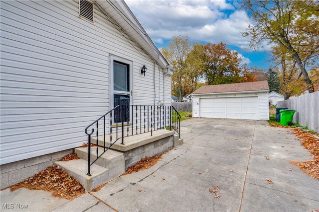 3901 Moreland Avenue, Stow, OH 44224