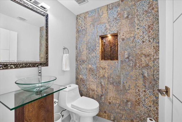 7320 NW 68th Way, Parkland, FL 33067