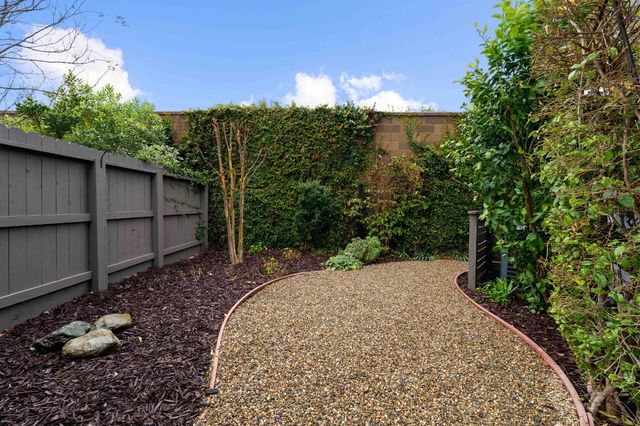 1098 Yucca Dr, El Dorado Hills, CA 95762