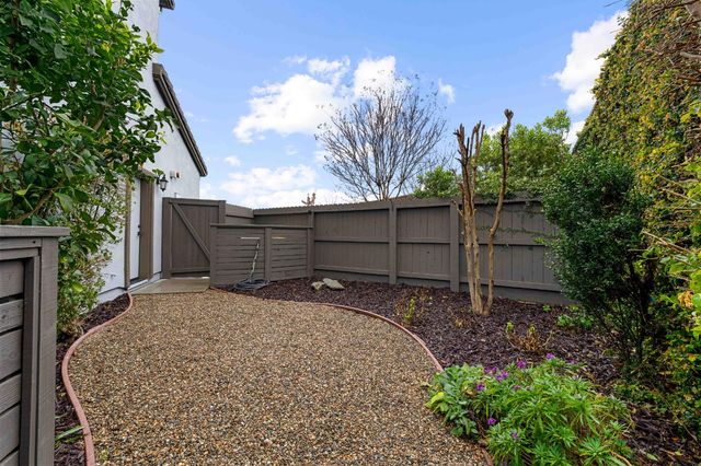 1098 Yucca Dr, El Dorado Hills, CA 95762