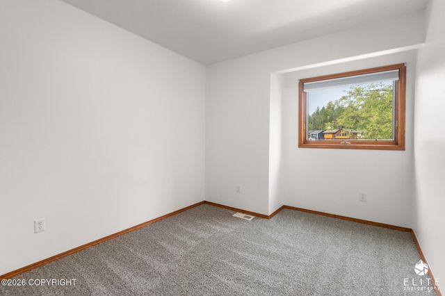 18631 Little Cape Circle, Eagle River, AK 99577