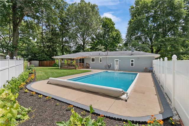 2595 Sand Run Pky, Fairlawn, OH 44333