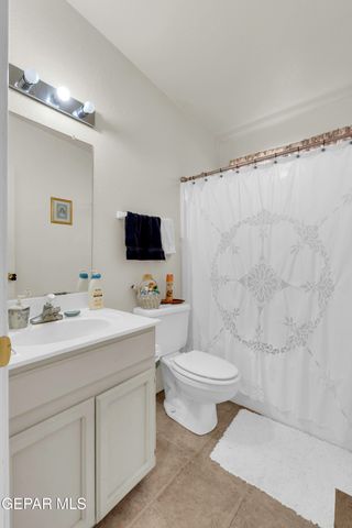 221 N Alto Mesa A, El Paso, TX 79912