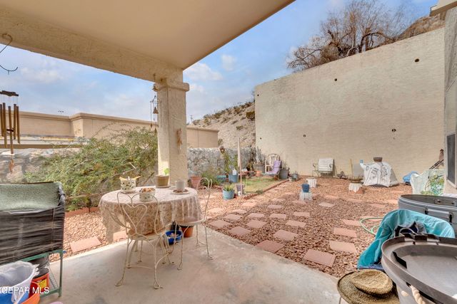 221 N Alto Mesa A, El Paso, TX 79912