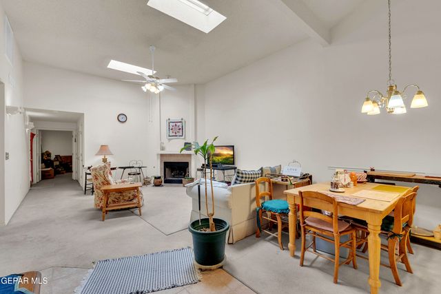 221 N Alto Mesa A, El Paso, TX 79912