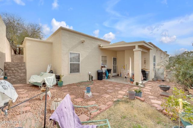 221 N Alto Mesa A, El Paso, TX 79912