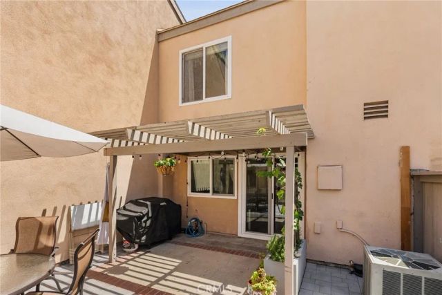 101 W Riverdale Avenue 60, Orange, CA 92865