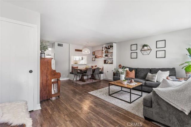 101 W Riverdale Avenue 60, Orange, CA 92865