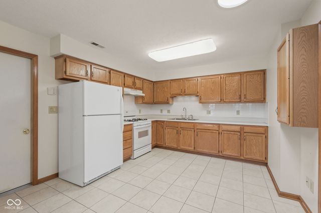 7947 Bentley Commons Drive, Indianapolis, IN 46259