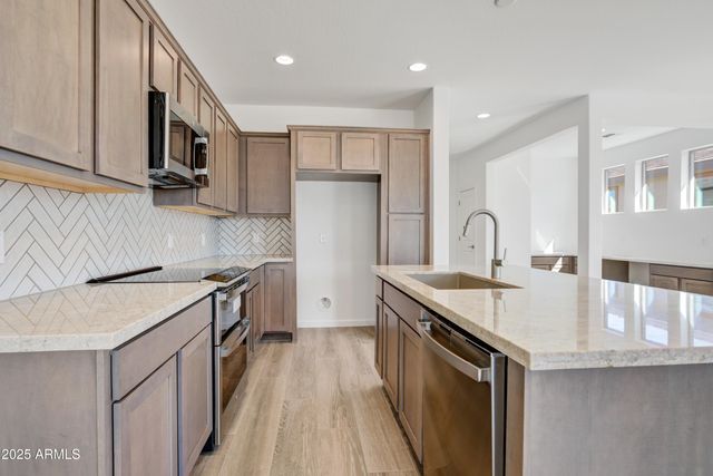 4053 DESERT MOON Drive, Wickenburg, AZ 85390