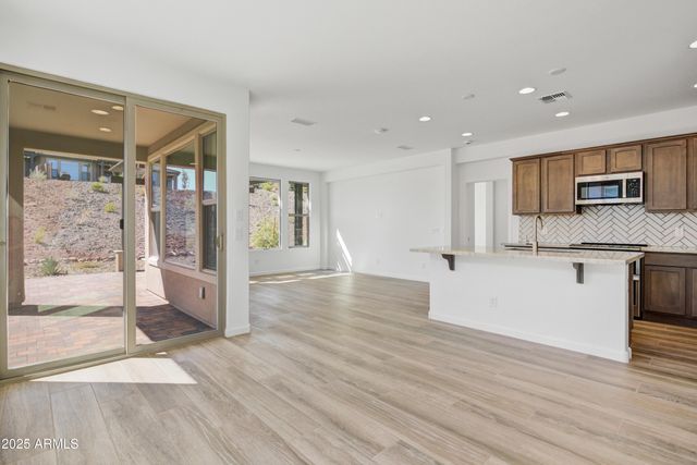 4053 DESERT MOON Drive, Wickenburg, AZ 85390