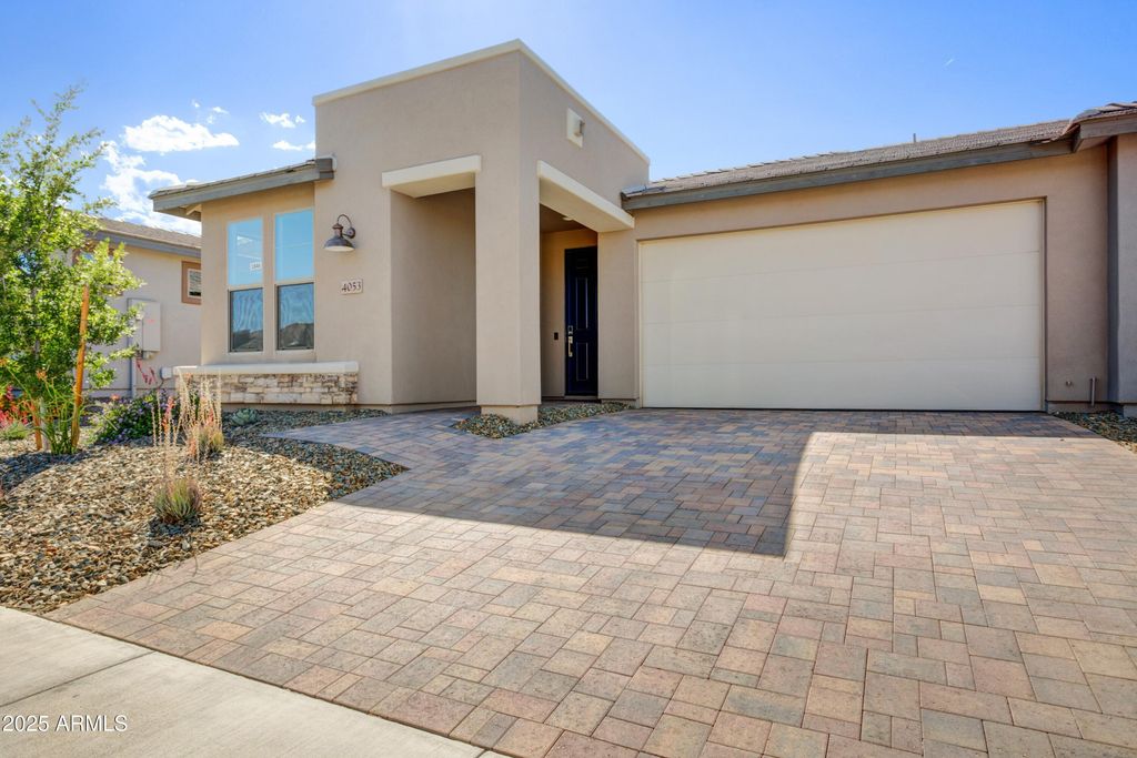 4053 DESERT MOON Drive, Wickenburg, AZ 85390 — photo 2