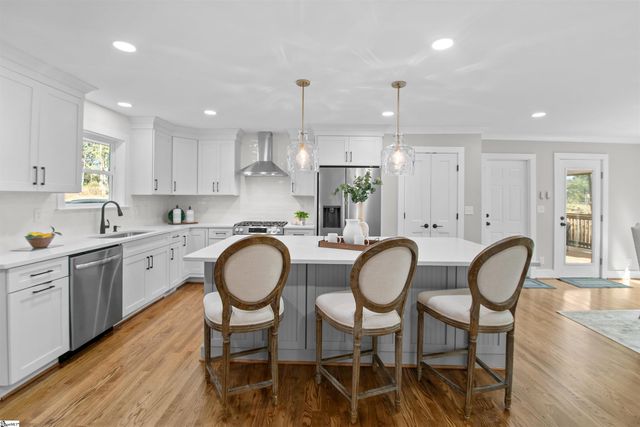 211 Gerald Drive, Simpsonville, SC 29681