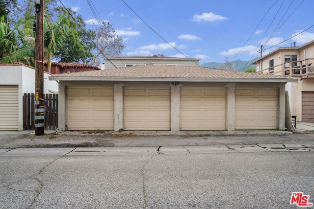 2907 W Riverside Drive, Burbank, CA 91505