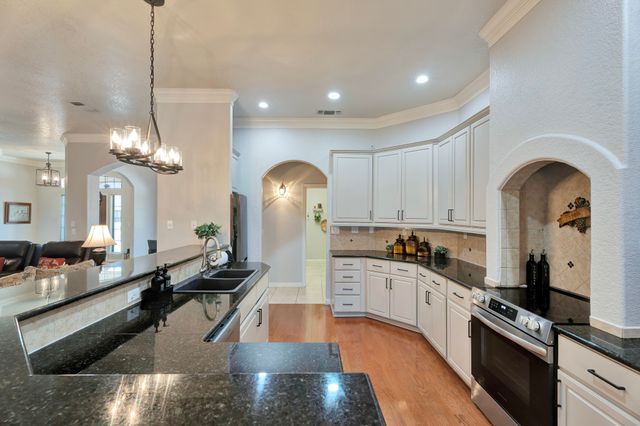 9321 S Longwood Drive, Granbury, TX 76049