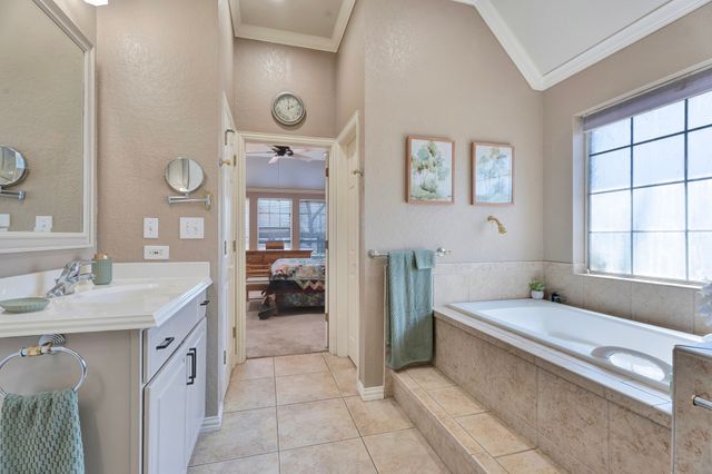 9321 S Longwood Drive, Granbury, TX 76049