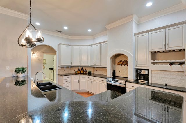 9321 S Longwood Drive, Granbury, TX 76049