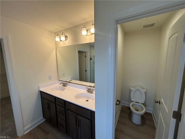 1433 Wharf Hill DR, Smithfield, VA 23430