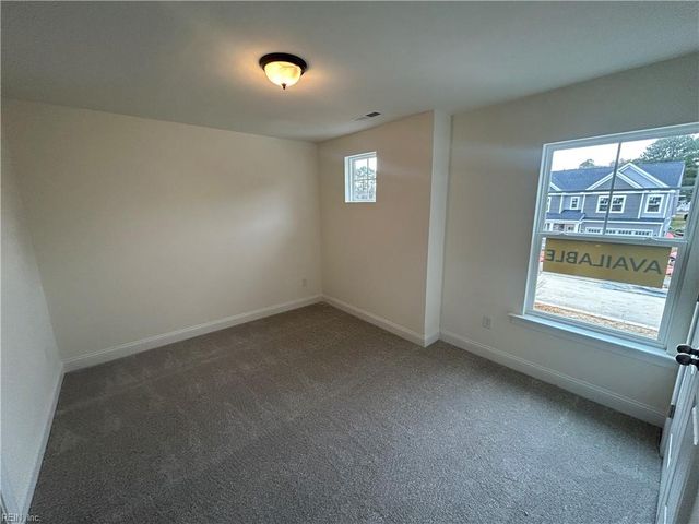 1433 Wharf Hill DR, Smithfield, VA 23430