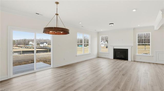 1433 Wharf Hill DR, Smithfield, VA 23430