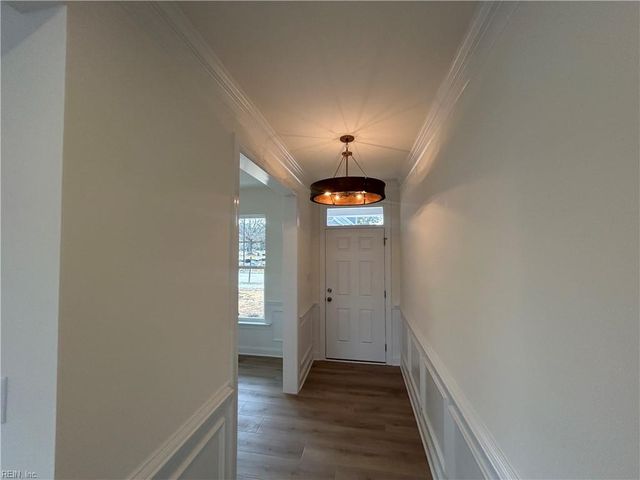 1433 Wharf Hill DR, Smithfield, VA 23430