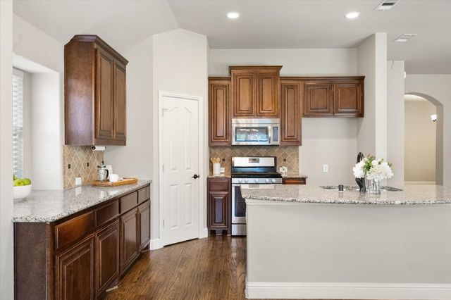 4206 Poppy Drive, Mansfield, TX 76063