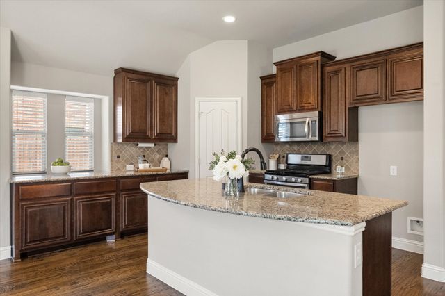4206 Poppy Drive, Mansfield, TX 76063