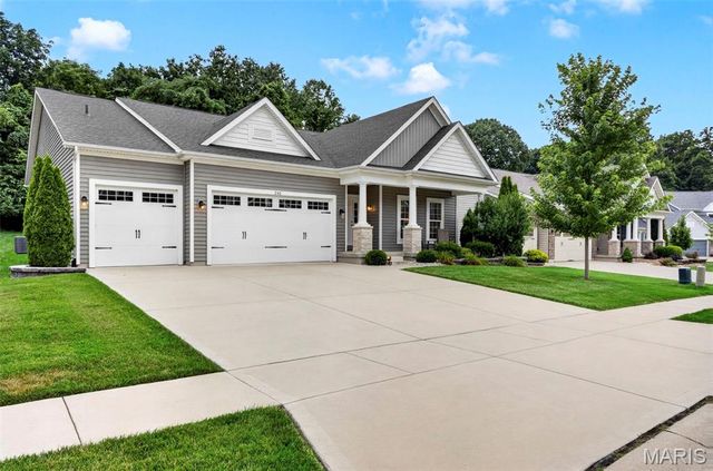 240 Carlton Point Drive, Wentzville, MO 63385