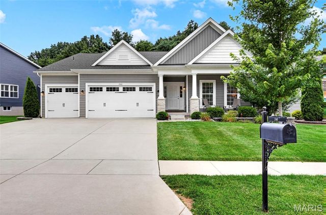 240 Carlton Point Drive, Wentzville, MO 63385