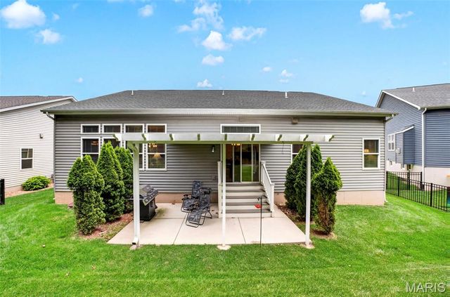 240 Carlton Point Drive, Wentzville, MO 63385