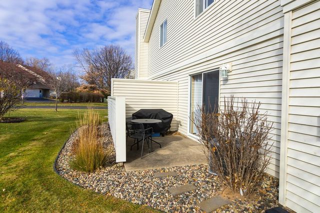 7050 49th Street N, Oakdale, MN 55128