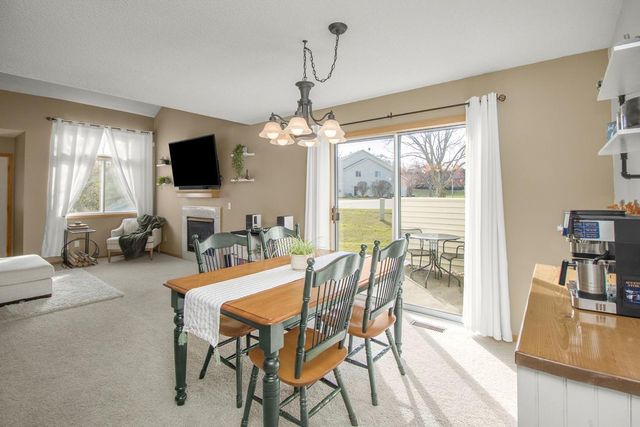 7050 49th Street N, Oakdale, MN 55128