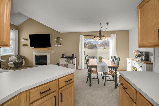 7050 49th Street N, Oakdale, MN 55128