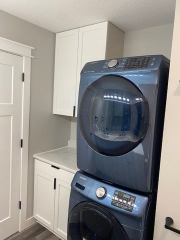 5255 Dakota Drive, West Des Moines, IA 50265