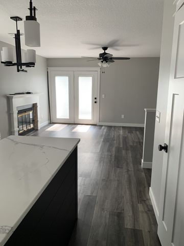 5255 Dakota Drive, West Des Moines, IA 50265