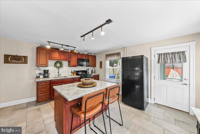 407 WALNUT ST, Parkesburg, PA 19365