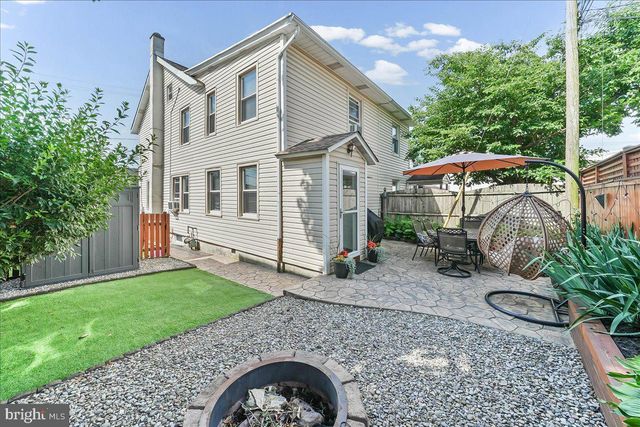 407 WALNUT ST, Parkesburg, PA 19365