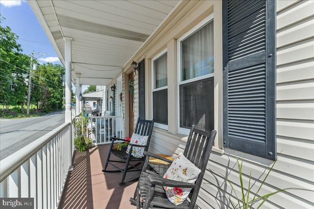 407 WALNUT ST, Parkesburg, PA 19365