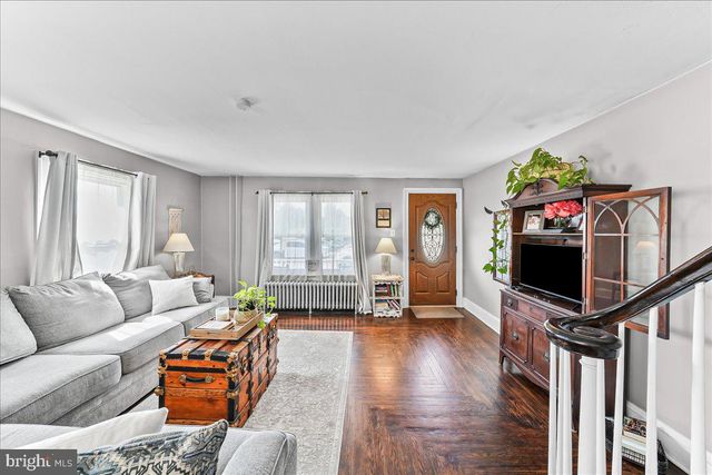 407 WALNUT ST, Parkesburg, PA 19365