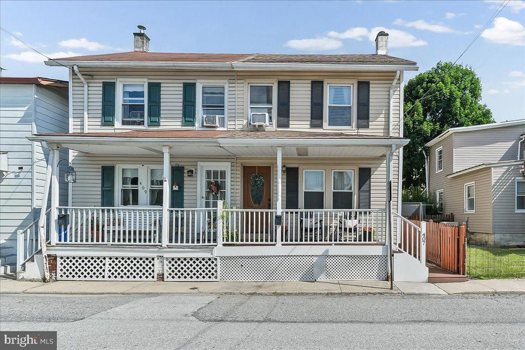 407 WALNUT ST, Parkesburg, PA 19365